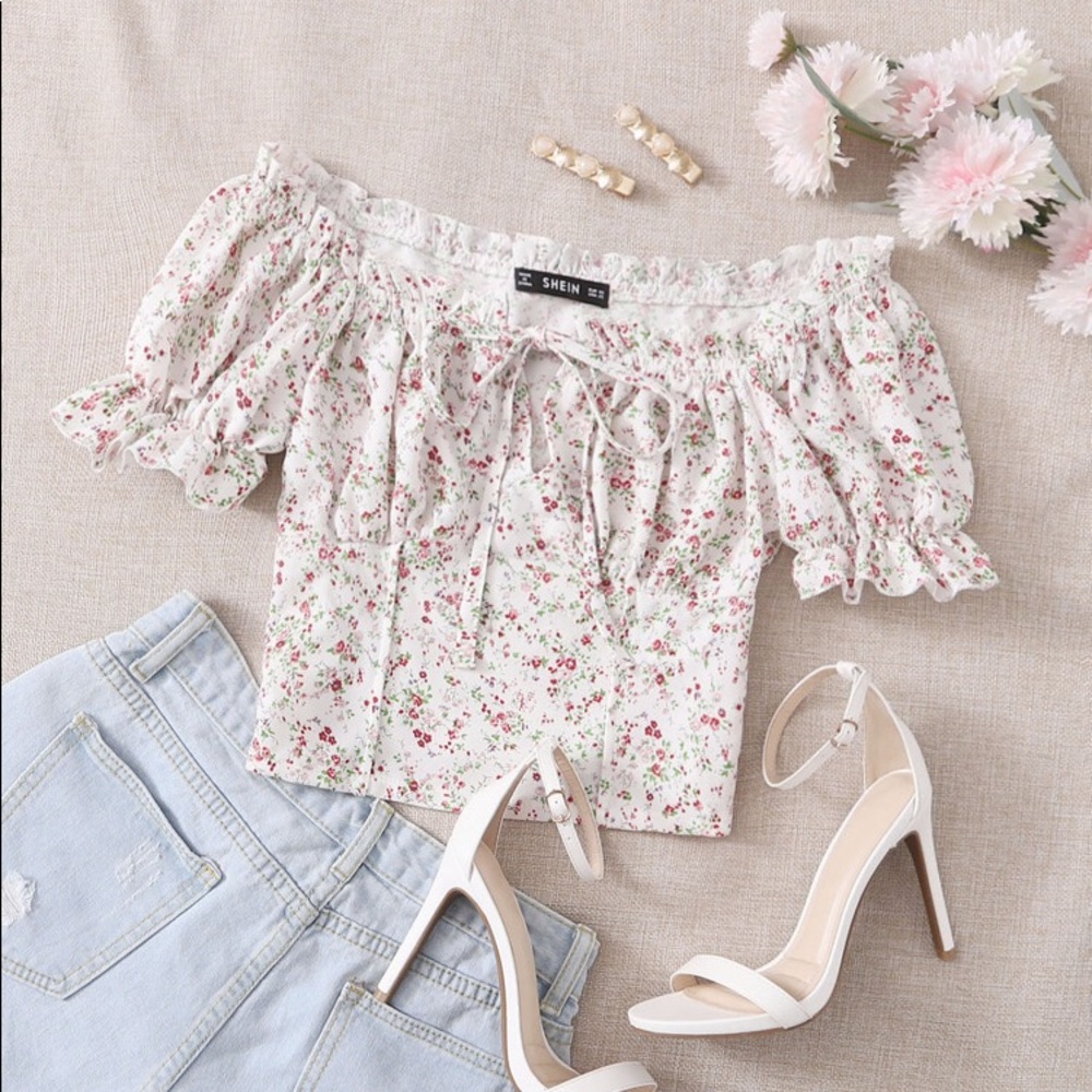White Floral Ruffle Sleeve Blouse
